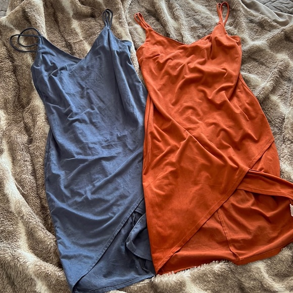 (Bundle) Velvet Dress - Picture 1 of 2